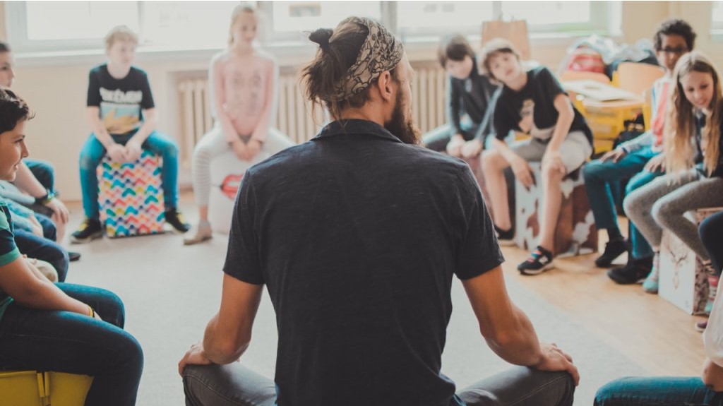 Základy hry na rytmické nástroje - Carton Cajon (workshop pro pedagogy ZŠ)